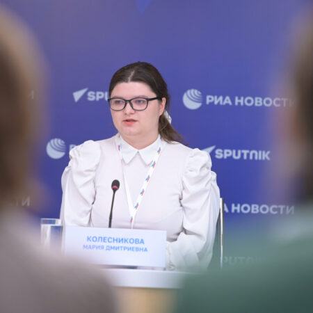 Форум российской идентичности

Участники:

- заместитель Министра науки и высшего образования Российской Федерации Константин МОГИЛЕВСКИЙ

- первый заместитель председателя Комитета Государственной Думы Российской Федерации по делам национальностей Ильдар ГИЛЬМУТДИНОВ

- Герой Российской Федерации, заместитель начальника Главного военно-политического управления Вооруженных Сил Российской Федерации генерал-лейтенант Апти АЛАУДИНОВ

- директор Федерального научного центра психологических и междисциплинарных исследований, академик РАО Юрий ЗИНЧЕНКО

- директор Центра экстренной психологической помощи МЧС России Юлия ШОЙГУ