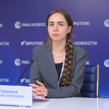 Форум российской идентичности

Участники:

- заместитель Министра науки и высшего образования Российской Федерации Константин МОГИЛЕВСКИЙ

- первый заместитель председателя Комитета Государственной Думы Российской Федерации по делам национальностей Ильдар ГИЛЬМУТДИНОВ

- Герой Российской Федерации, заместитель начальника Главного военно-политического управления Вооруженных Сил Российской Федерации генерал-лейтенант Апти АЛАУДИНОВ

- директор Федерального научного центра психологических и междисциплинарных исследований, академик РАО Юрий ЗИНЧЕНКО

- директор Центра экстренной психологической помощи МЧС России Юлия ШОЙГУ