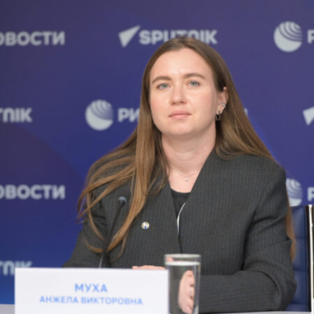 Форум российской идентичности

Участники:

- заместитель Министра науки и высшего образования Российской Федерации Константин МОГИЛЕВСКИЙ

- первый заместитель председателя Комитета Государственной Думы Российской Федерации по делам национальностей Ильдар ГИЛЬМУТДИНОВ

- Герой Российской Федерации, заместитель начальника Главного военно-политического управления Вооруженных Сил Российской Федерации генерал-лейтенант Апти АЛАУДИНОВ

- директор Федерального научного центра психологических и междисциплинарных исследований, академик РАО Юрий ЗИНЧЕНКО

- директор Центра экстренной психологической помощи МЧС России Юлия ШОЙГУ