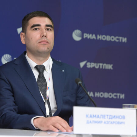 Форум российской идентичности

Участники:

- заместитель Министра науки и высшего образования Российской Федерации Константин МОГИЛЕВСКИЙ

- первый заместитель председателя Комитета Государственной Думы Российской Федерации по делам национальностей Ильдар ГИЛЬМУТДИНОВ

- Герой Российской Федерации, заместитель начальника Главного военно-политического управления Вооруженных Сил Российской Федерации генерал-лейтенант Апти АЛАУДИНОВ

- директор Федерального научного центра психологических и междисциплинарных исследований, академик РАО Юрий ЗИНЧЕНКО

- директор Центра экстренной психологической помощи МЧС России Юлия ШОЙГУ